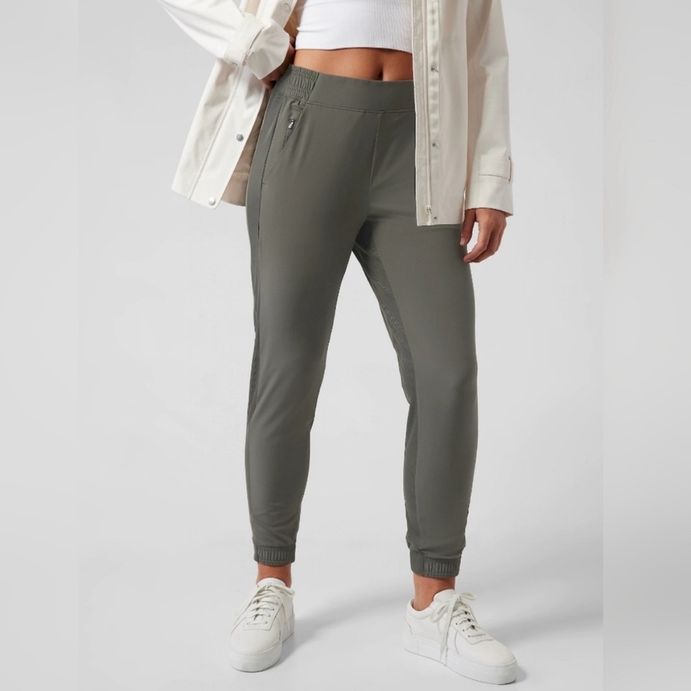 Athleta Brooklyn Joggers in Mountain Olive. Great travel pants!